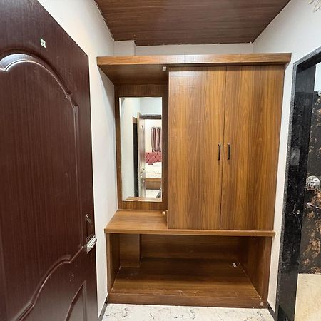 Shree Trilokeshwar Guest House Удджайн Экстерьер фото